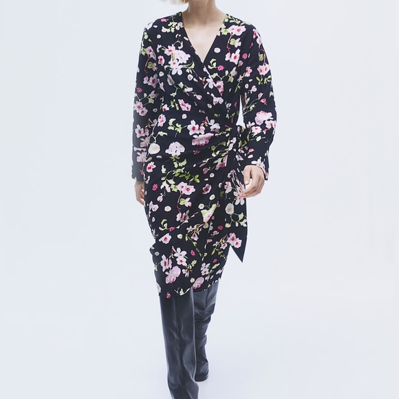 H&M Dresses & Skirts - H&M  Wrap Dress Floral Black BNWT